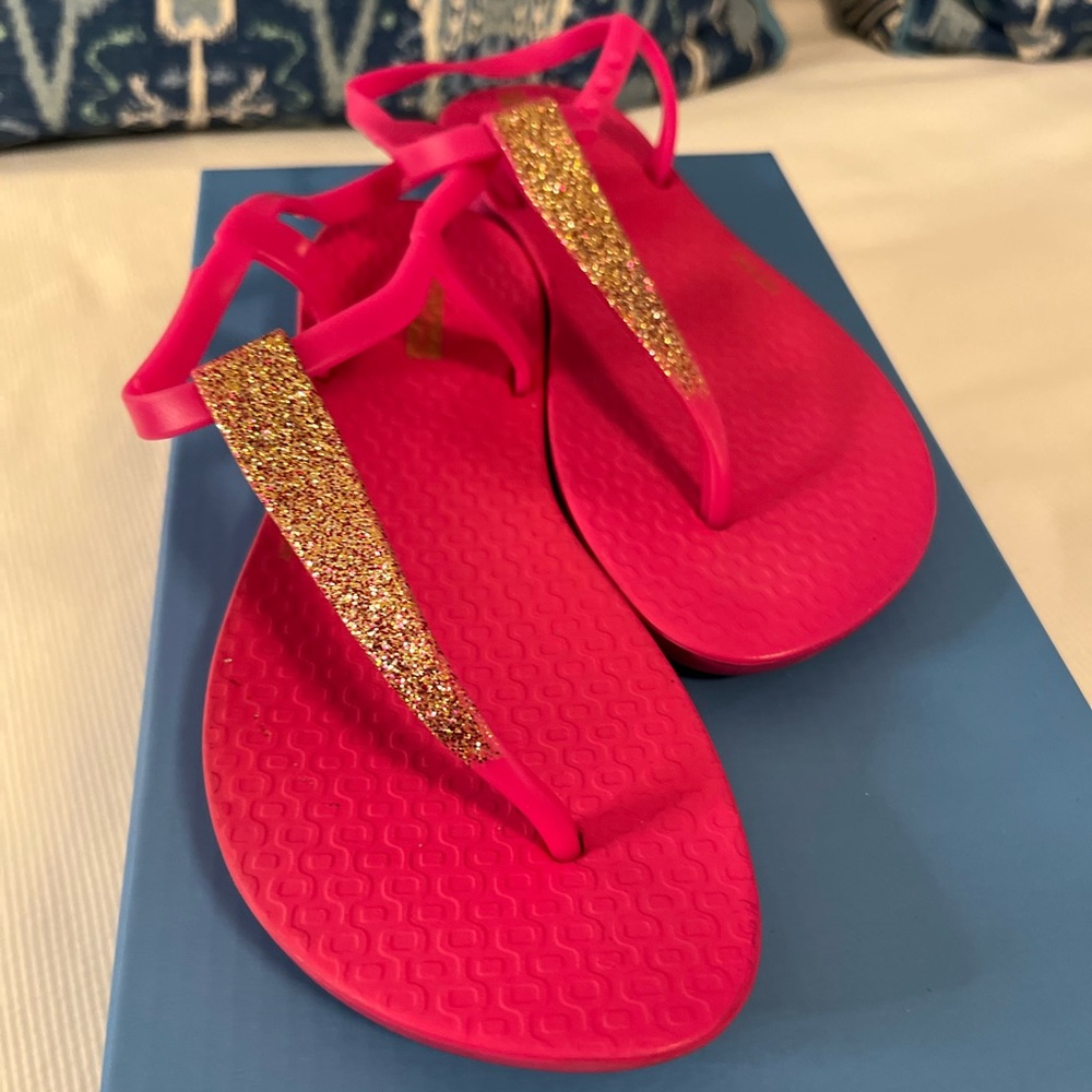 Ipanema girls hot pink gold glitter sandals size 4